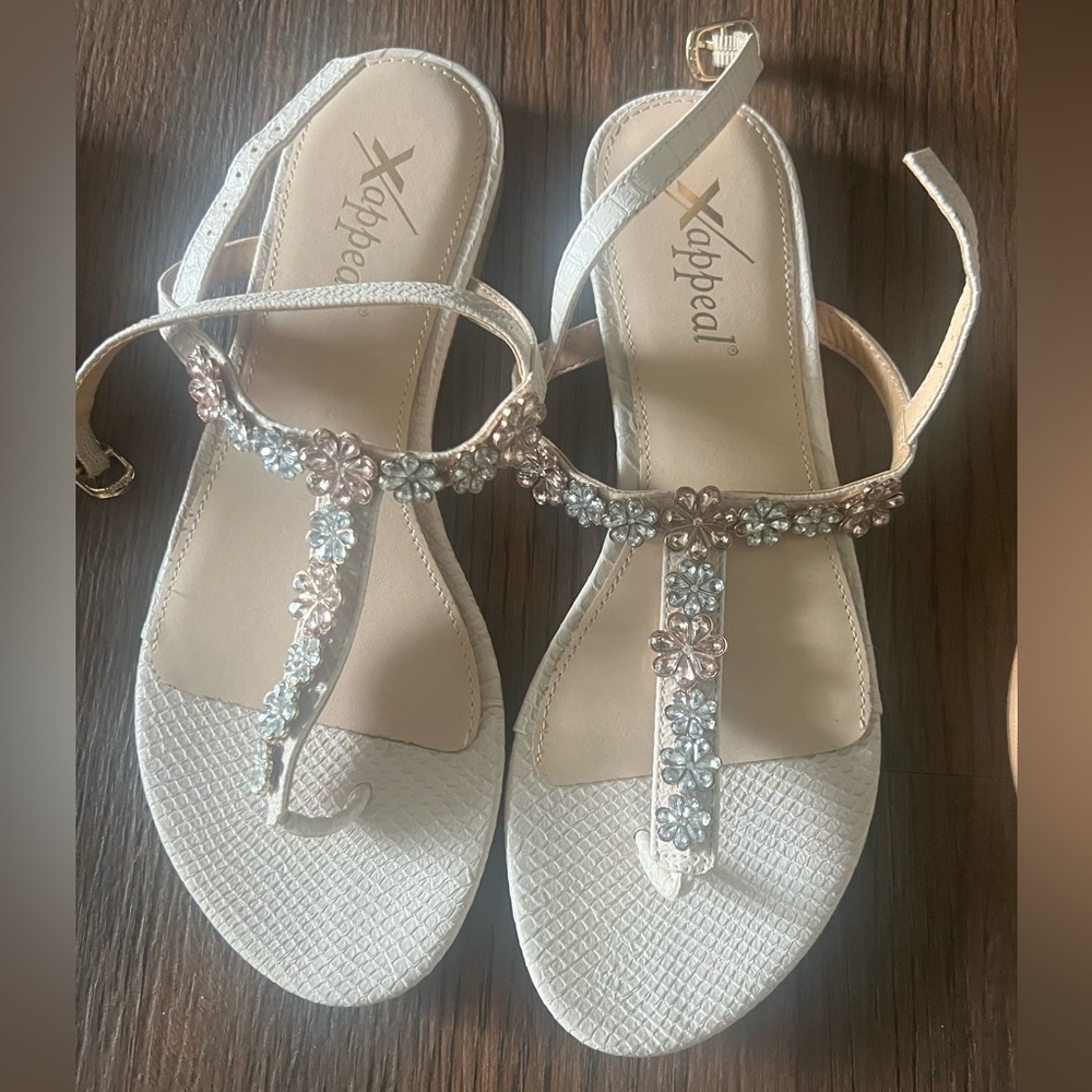 Brand new sandals size 8